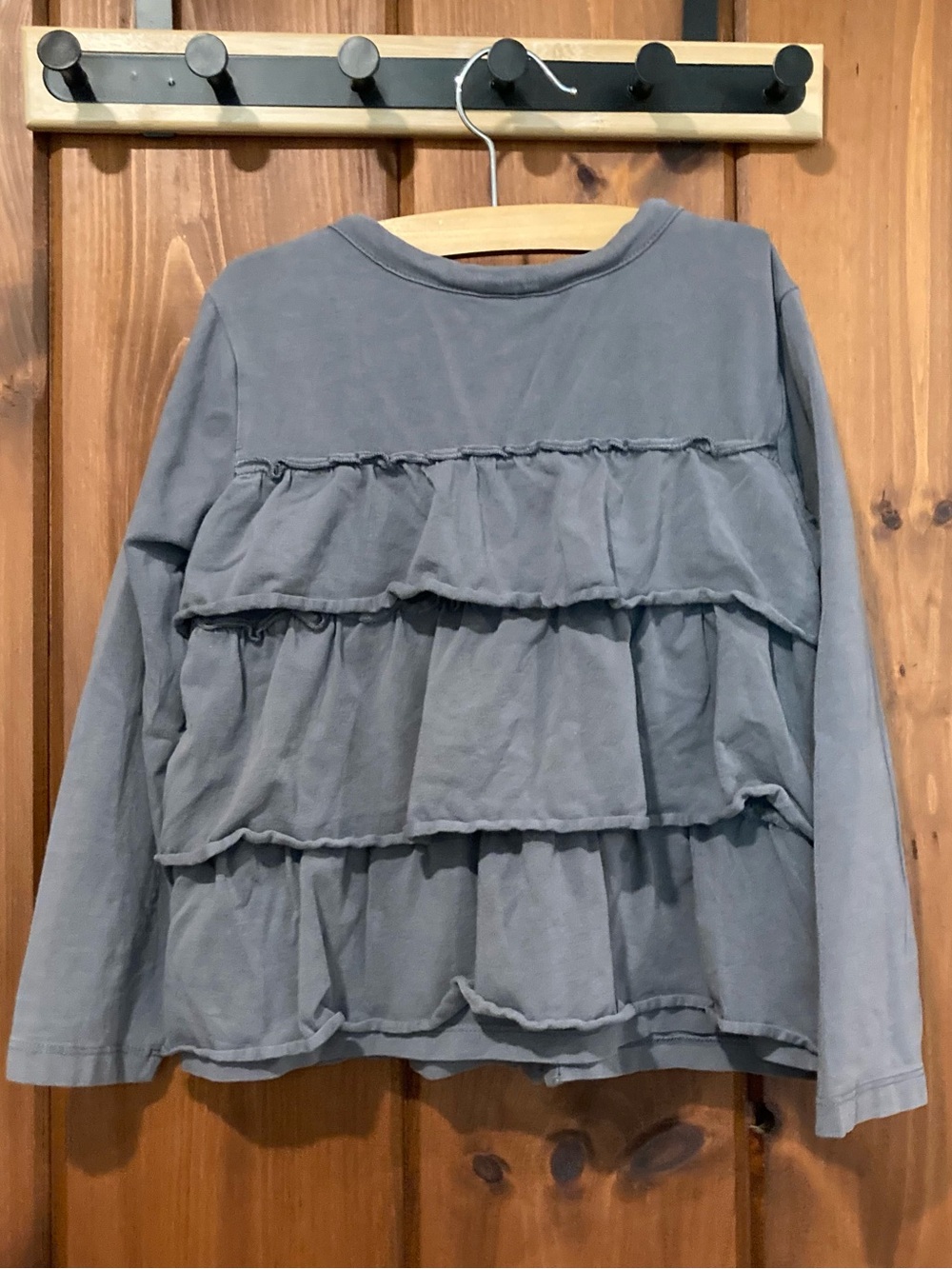Size 5 (110) Hanna Andersson Gray Ruffle Tiered Cardigan - Picture 2 of 4